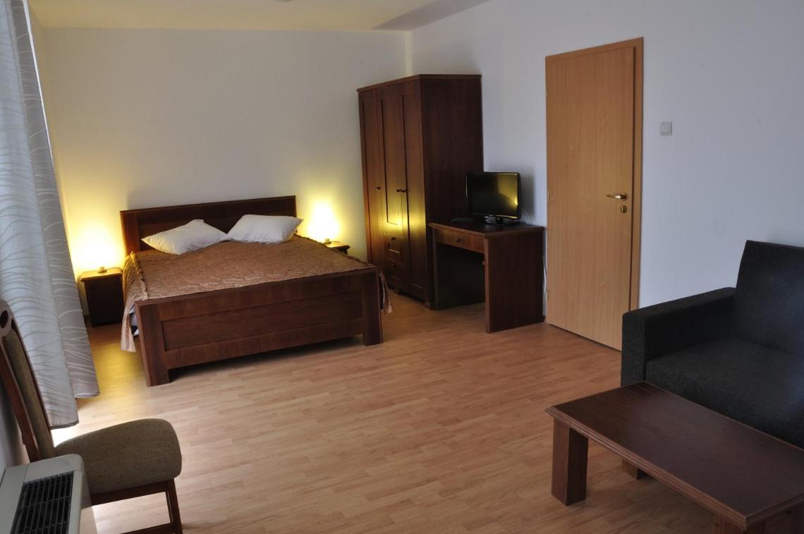 Oras Zlatna Otel Dış mekan fotoğraf